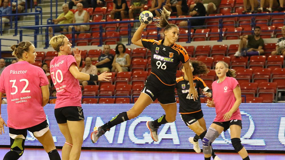 181105_kezi.jpg Bélyegkép