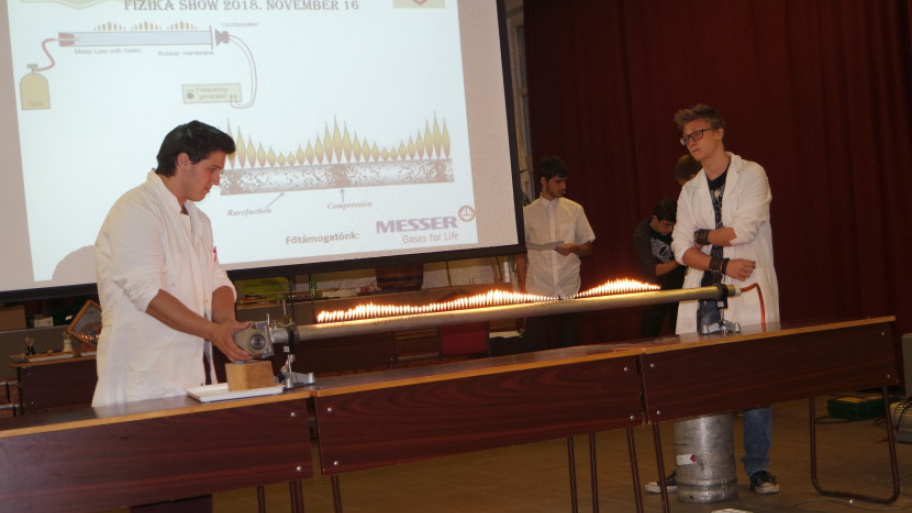 fizikashow_181119.jpg Bélyegkép