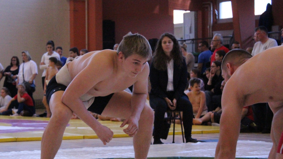 2500_sumo.jpg Bélyegkép
