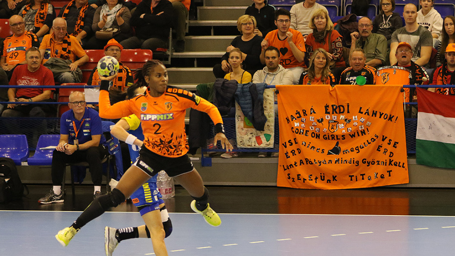 3600_kezi.jpg Bélyegkép