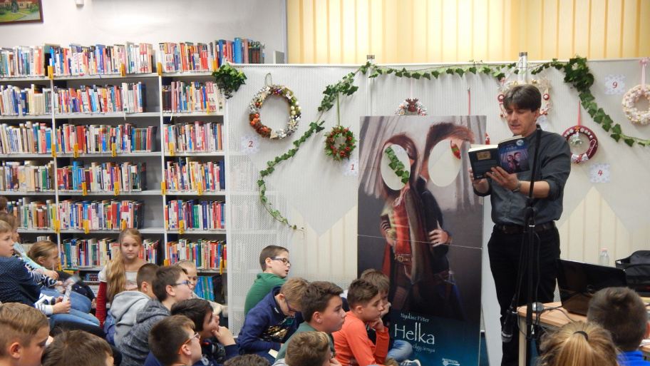 nyulasz_peter_iro_olvaso_talalkozo_a_konyvtarban_181121.jpg Bélyegkép