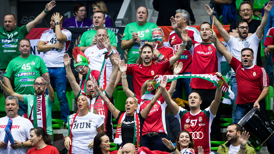 181206_kezieb.jpg Bélyegkép