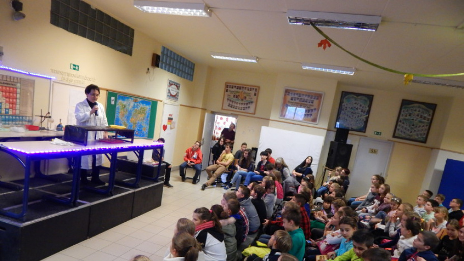 kemia-show_erdligeti1_181130.jpg Bélyegkép