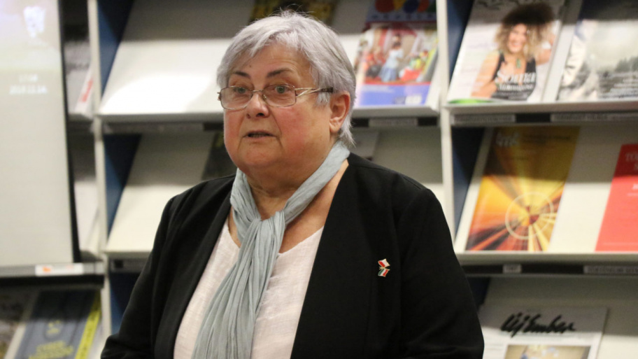 bazsone_meggyes_klara_lokal.jpg Bélyegkép